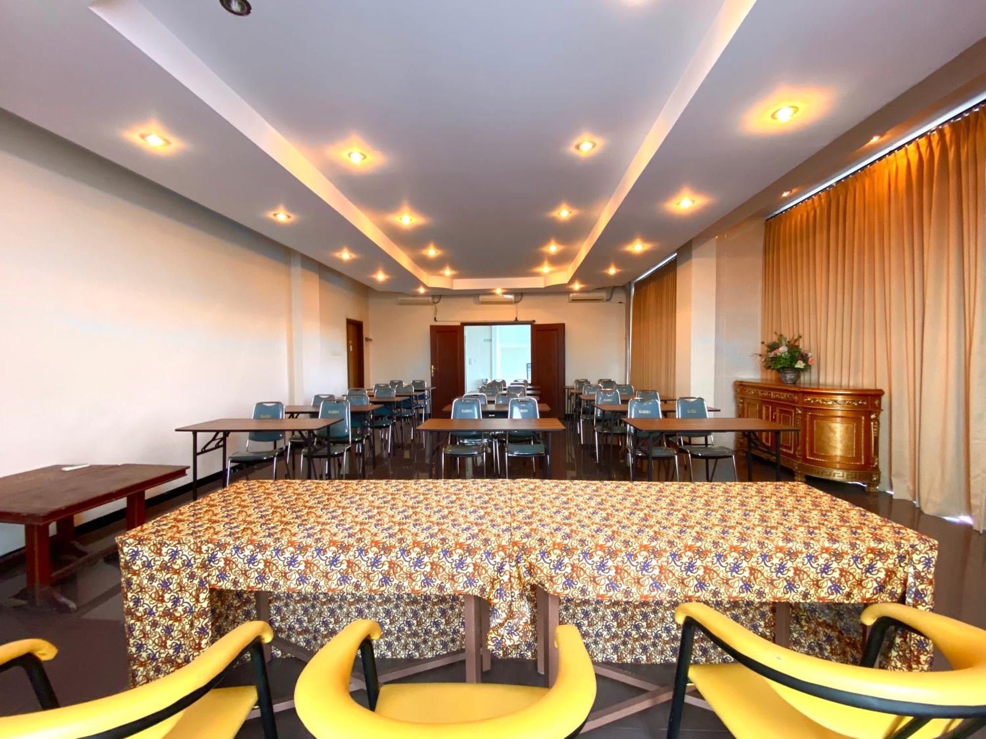 Hotel Golden Season
